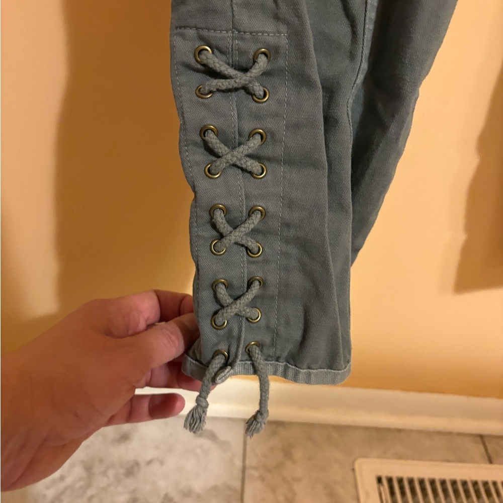 LAST CHANCE | Da-Nang olive green embroidered Y2K cargo-style pants - Picture 11 of 12